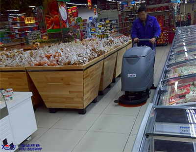 如何進(jìn)行商場(chǎng)保潔工作？